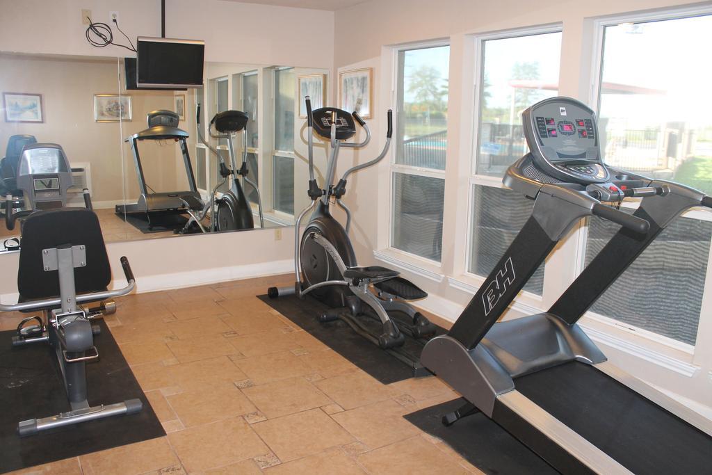 Bays Inn And Suites Baytown Bagian luar foto
