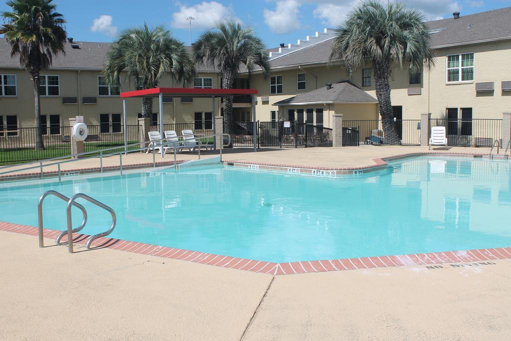 Bays Inn And Suites Baytown Bagian luar foto