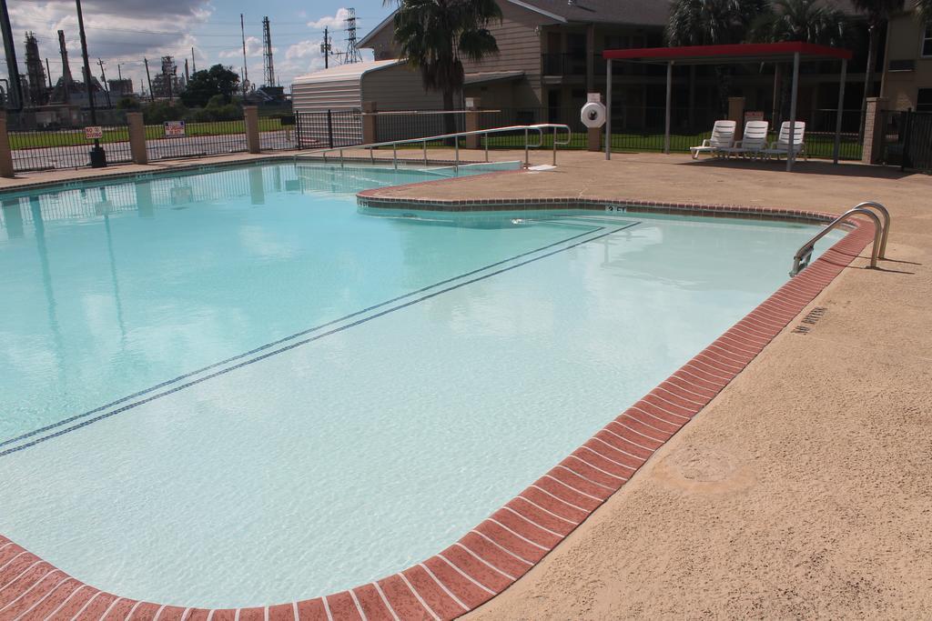 Bays Inn And Suites Baytown Bagian luar foto